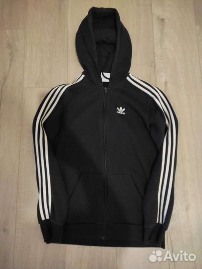Спортивный костюм adidas