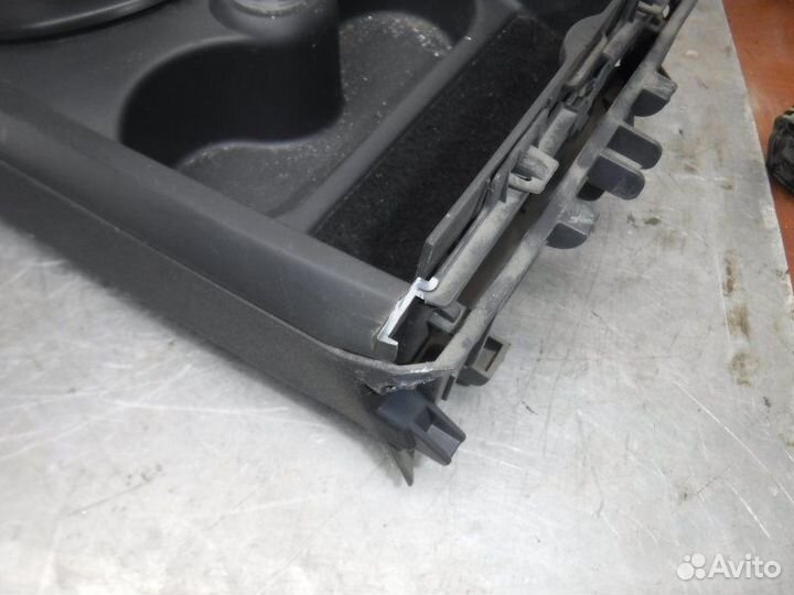 Консоль подлокотник Renault Megane 2 K4M 2007