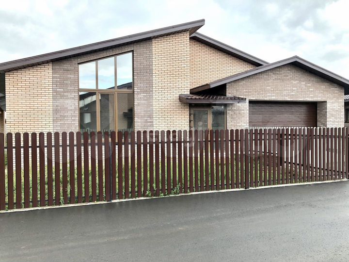 Дом 190 м² на участке 8 сот.