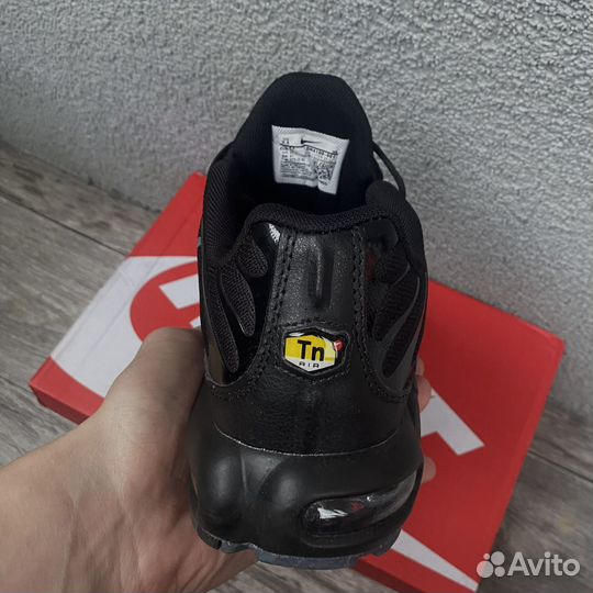 Кроссовки мужские nike air max plus