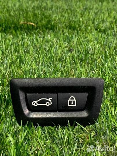 Кнопка открытия багажника BMW 5