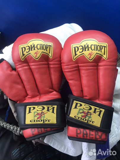 Перчатки для рукопашного боя