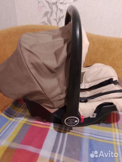 Автомобильное кресло
