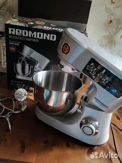 Кухонная машина redmond RKM 4030