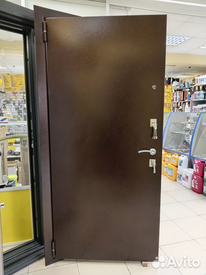 Дверь входная металлическая новая