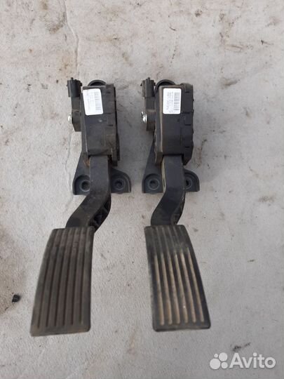 Педаль газа Hyndai Solaris 2011год б.у