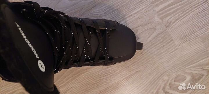 Коньки хоккейные детские размер 35