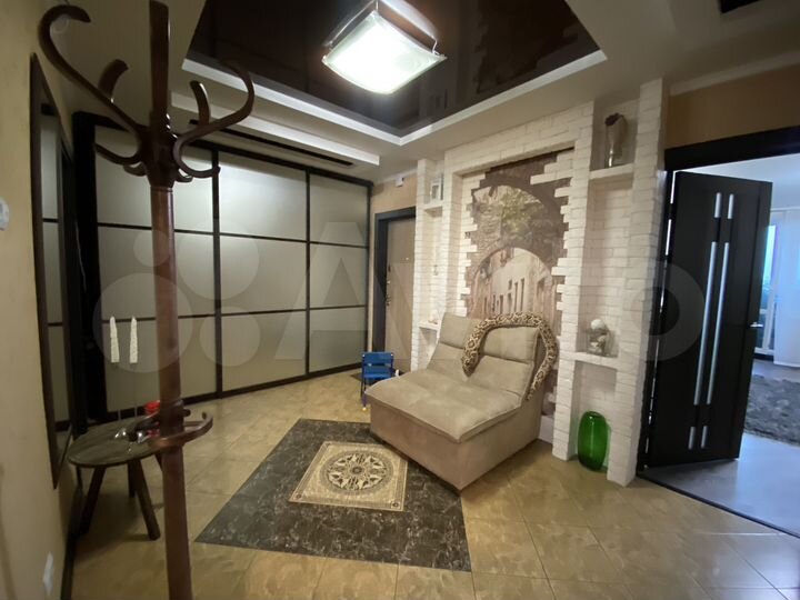 2-к. квартира, 70 м², 7/17 эт.