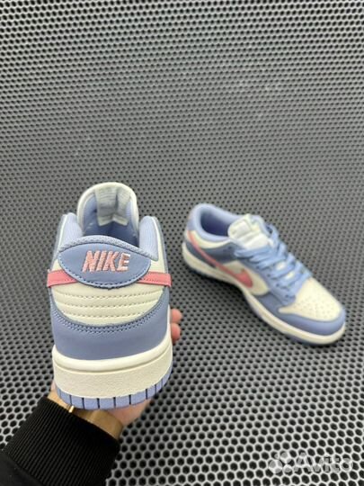 Кроссовки Nike Dunk Low wmns 