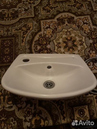 Раковина со смесителем