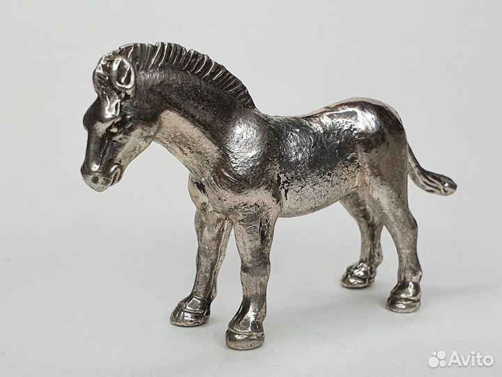 Статуэтка - миниатюра 