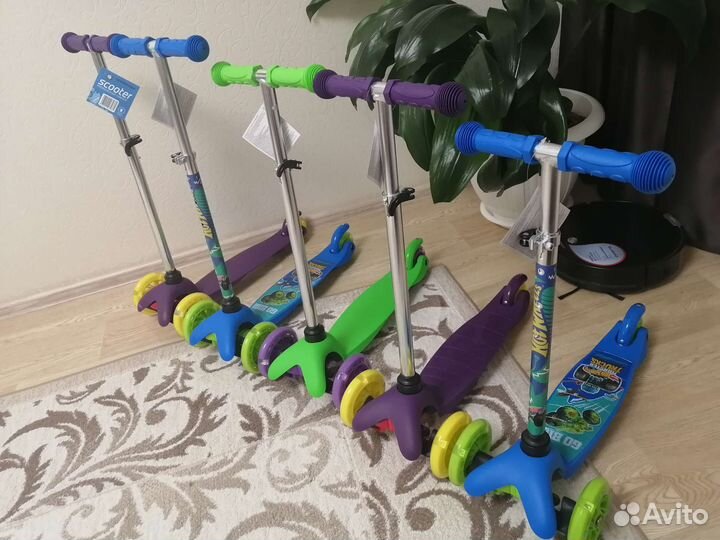 Самокаты новые, трехколесные