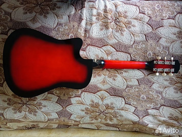 Акустическая гитара