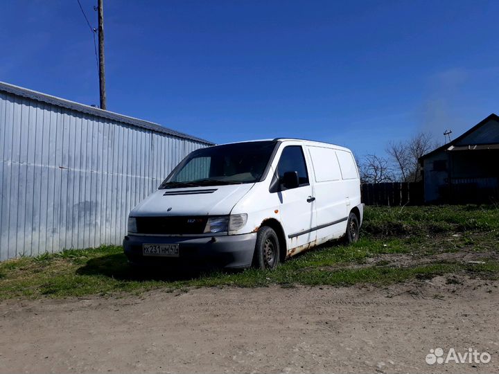 Mercedes-BenzVito 638