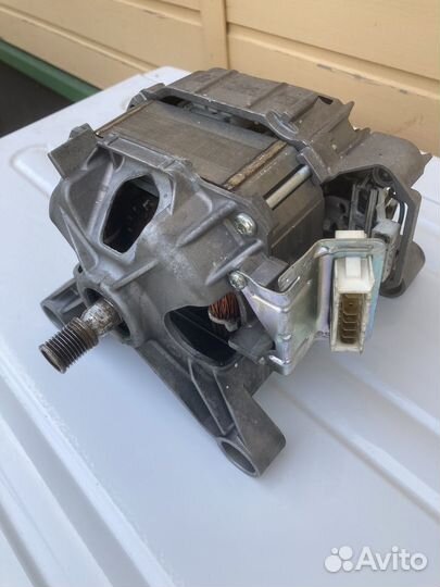 Двигататель стиральной машины Атлант