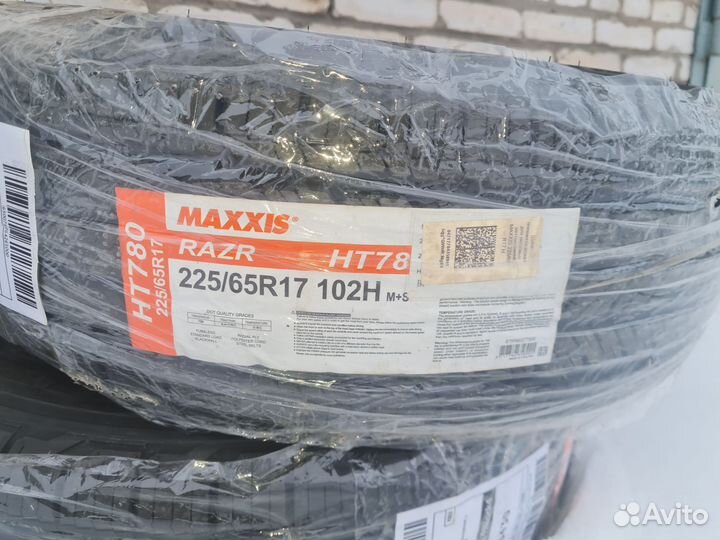 Maxxis Razr HT780 225/65 R17 105R