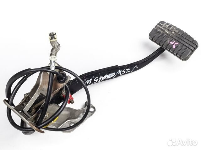 Педаль тормоза Mitsubishi Pajero 3