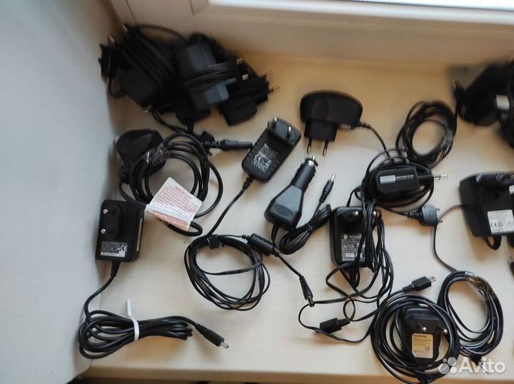 Зарядки для телефонов другой электроники