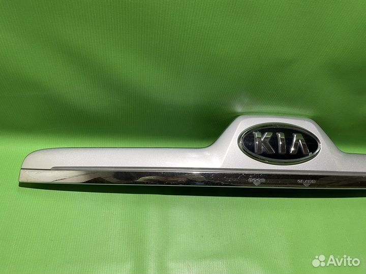 Накладка двери багажника Kia Sportage 2008-2010