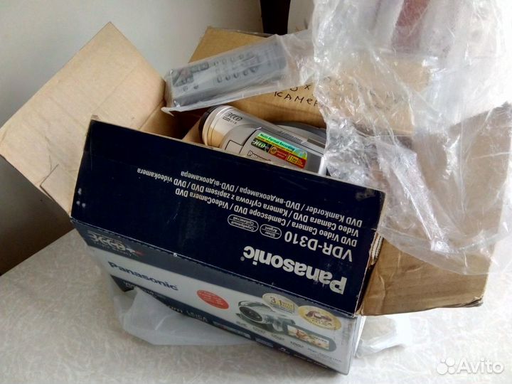 Видеокамера (DVD),трехматричная