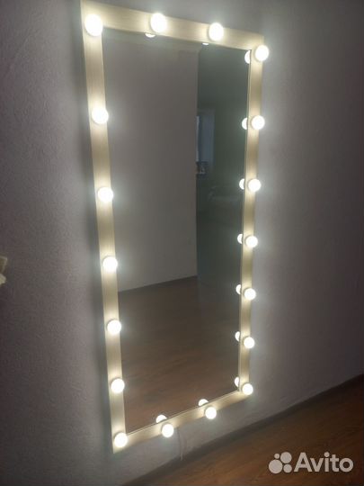 Зеркало с подсветкой в полный рост