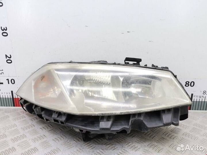 Фара правая Renault Megane 2 2004 260108053R