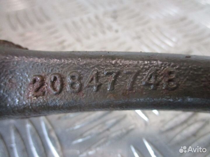 Кронштейн двс Volvo 20847748