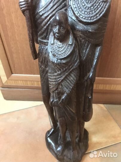 Статуэтка семья Массаев из черного дерева