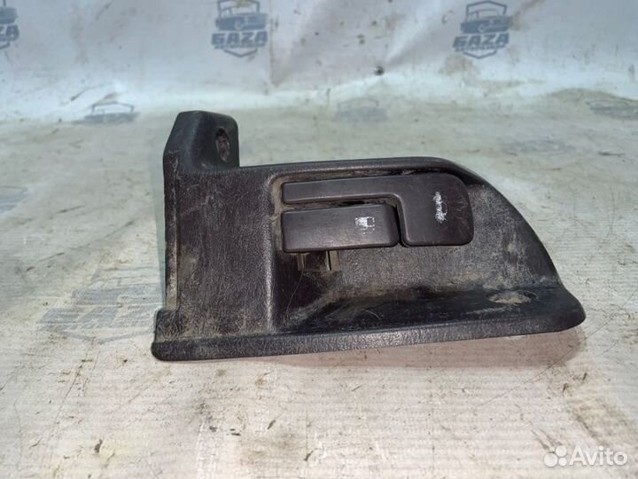 Ручка открывания багажника Toyota Vista SV32 3S-FE