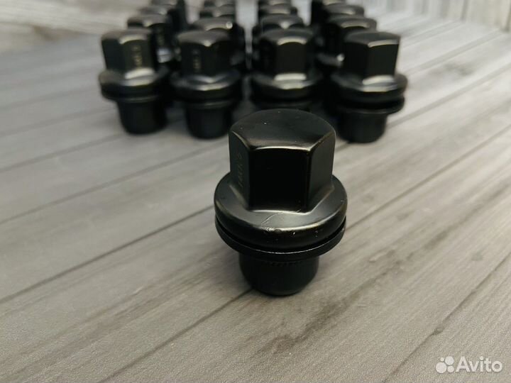 Гайки колесные на Land Rover Range черные стальные