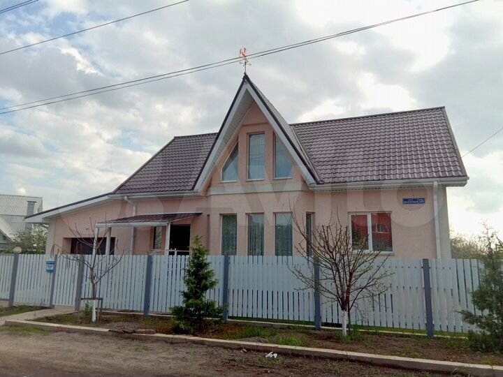 Коттедж 292 м² на участке 6 сот.