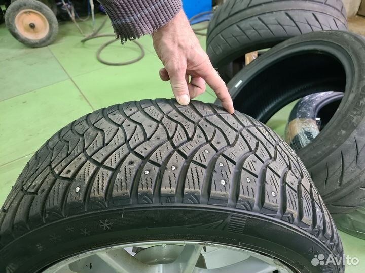 Dunlop SP Winter Ice 03 245/45 R17