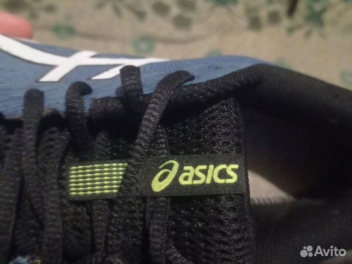 Волейбольные кроссовки asics