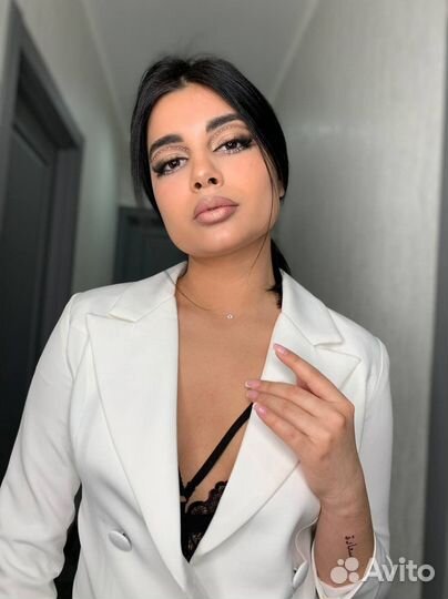 Макияж и локоны в 4 руки