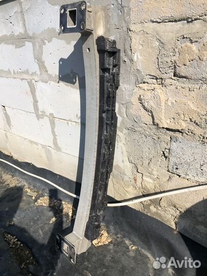 Усилитель заднего бампера порш каен.Туарег