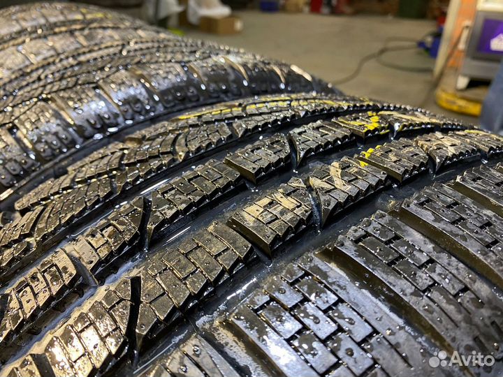 Pirelli Winter Sottozero 240 Serie II 235/45 R18 94V