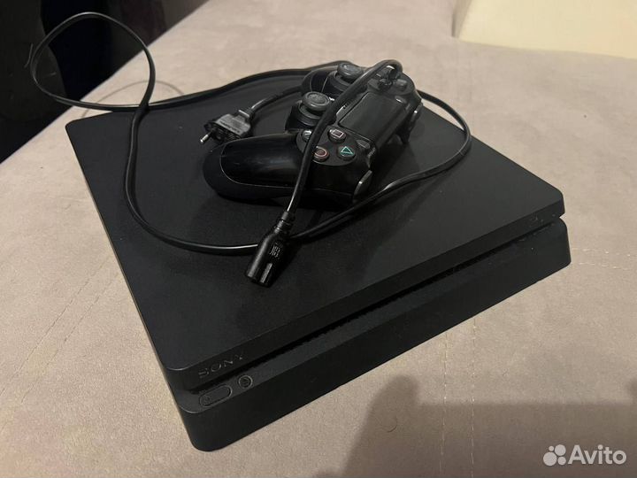 Игровая приставка ps4 slim