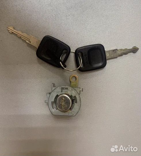 Личинка замка зажигания audi 100 оригинал