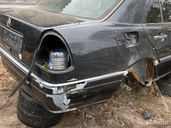 Кузовные детали на w202