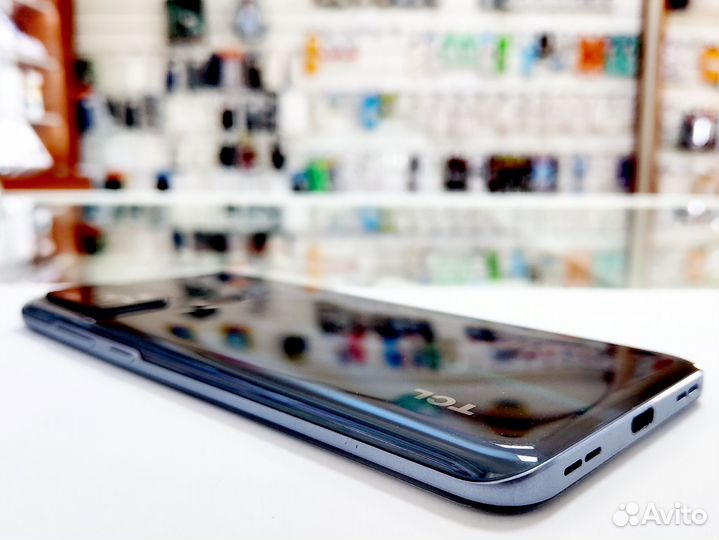 Телефон TCL 20B