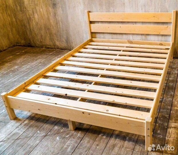 Двуспальная кровать