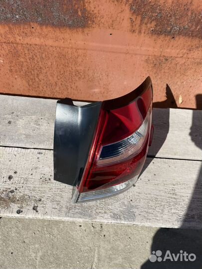 Задняя правая фара Тойота Филдер 2018