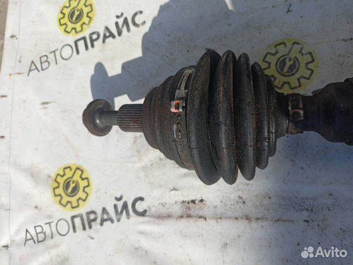 Привод передний правый Volkswagen Jetta 6 cwva CWV