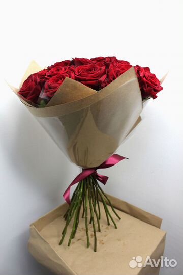 Букеты из 25 красных роз (50см)