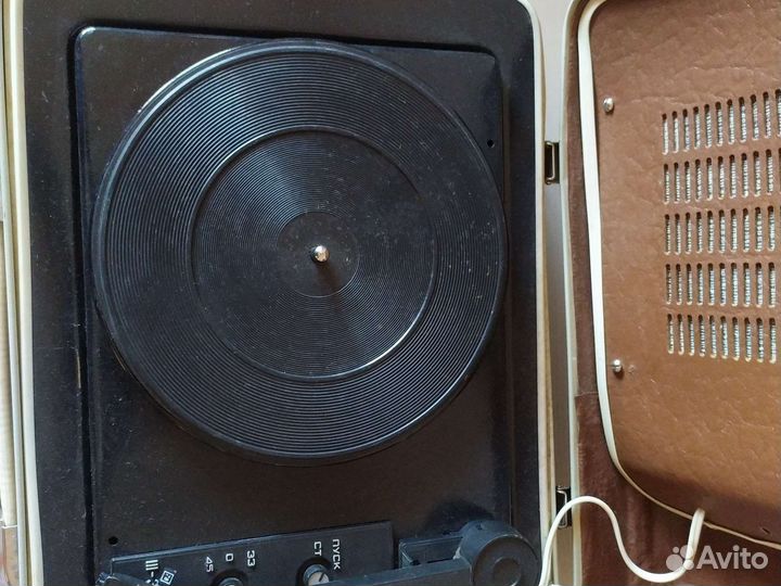 Виниловый проигрыватель Юность 301 СССР винтаж