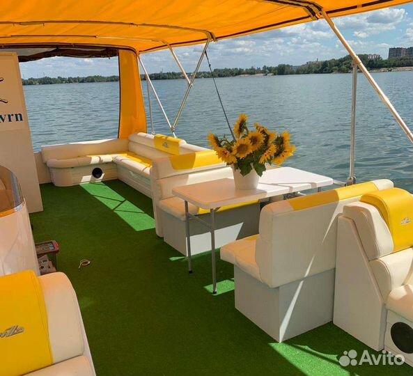 Прогулки по реке. Аренда катера