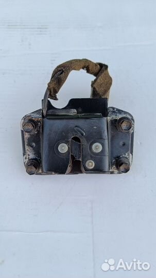 Замок багажника Toyota Land Cruiser 100 1998-2007