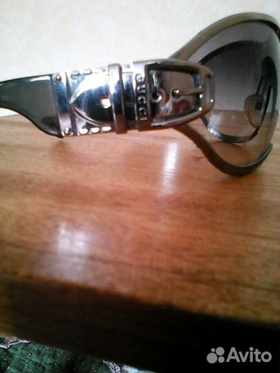 Cолнцезащитные очки gucci модель унисекс