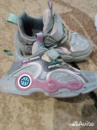Кроссовки для девочки 29 размер