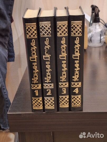 Коллекция книг классика